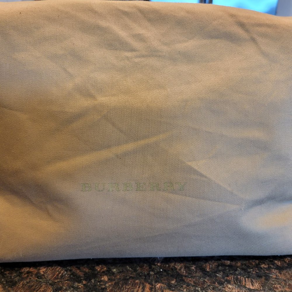 COPY - Burberry Handbag - Picture 6 of 6